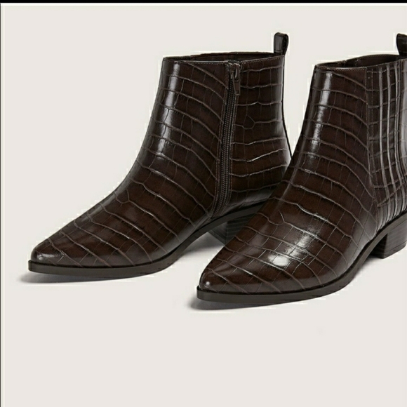 10ww Croc embossed Faux leather boots - Picture 1 of 3